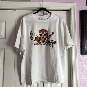 Jolly Roger Pirate T-Shirt 🤍